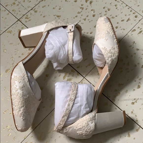 Ivory Embroidered Heels - Picture 3 of 4
